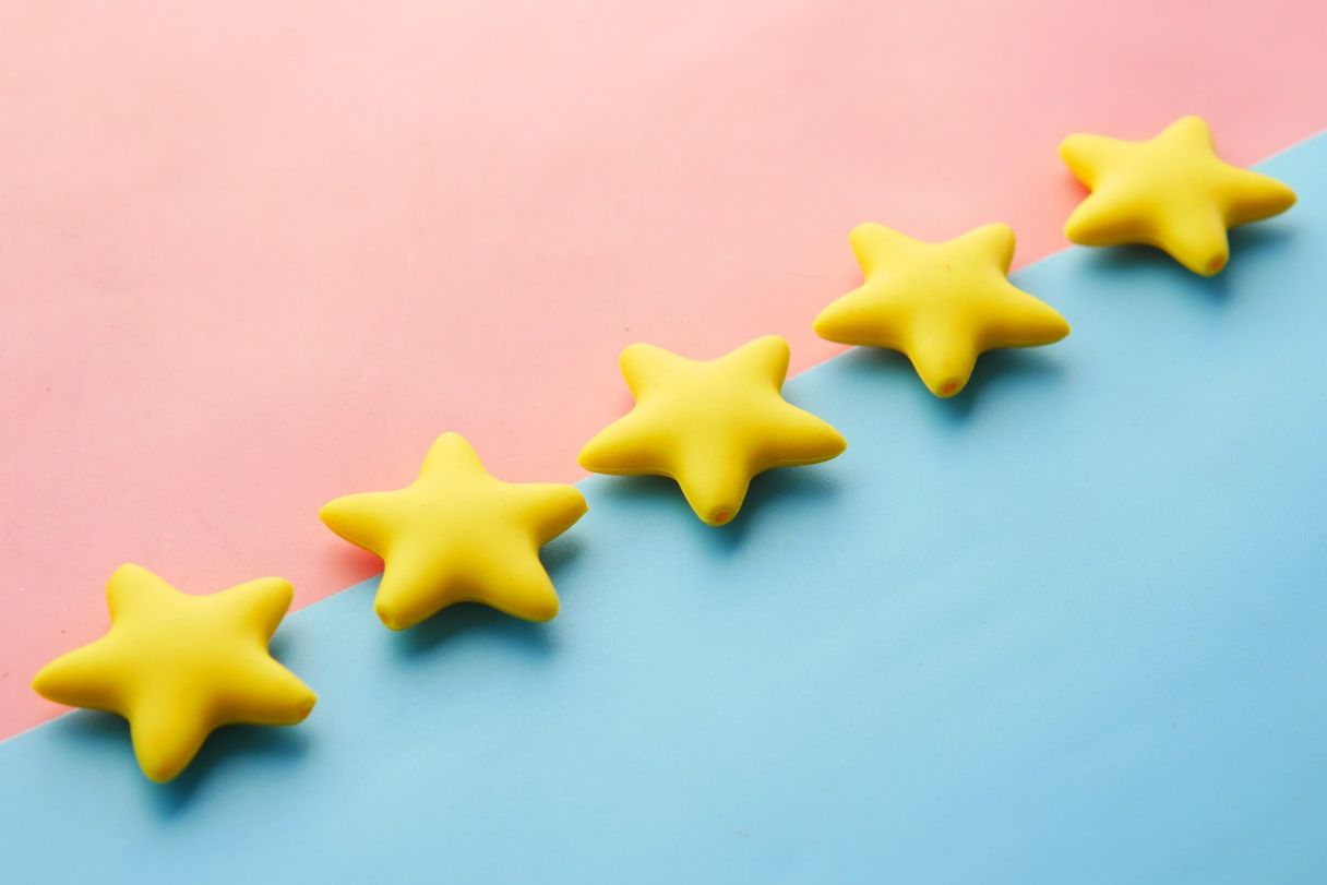 Bright stars on pastel background