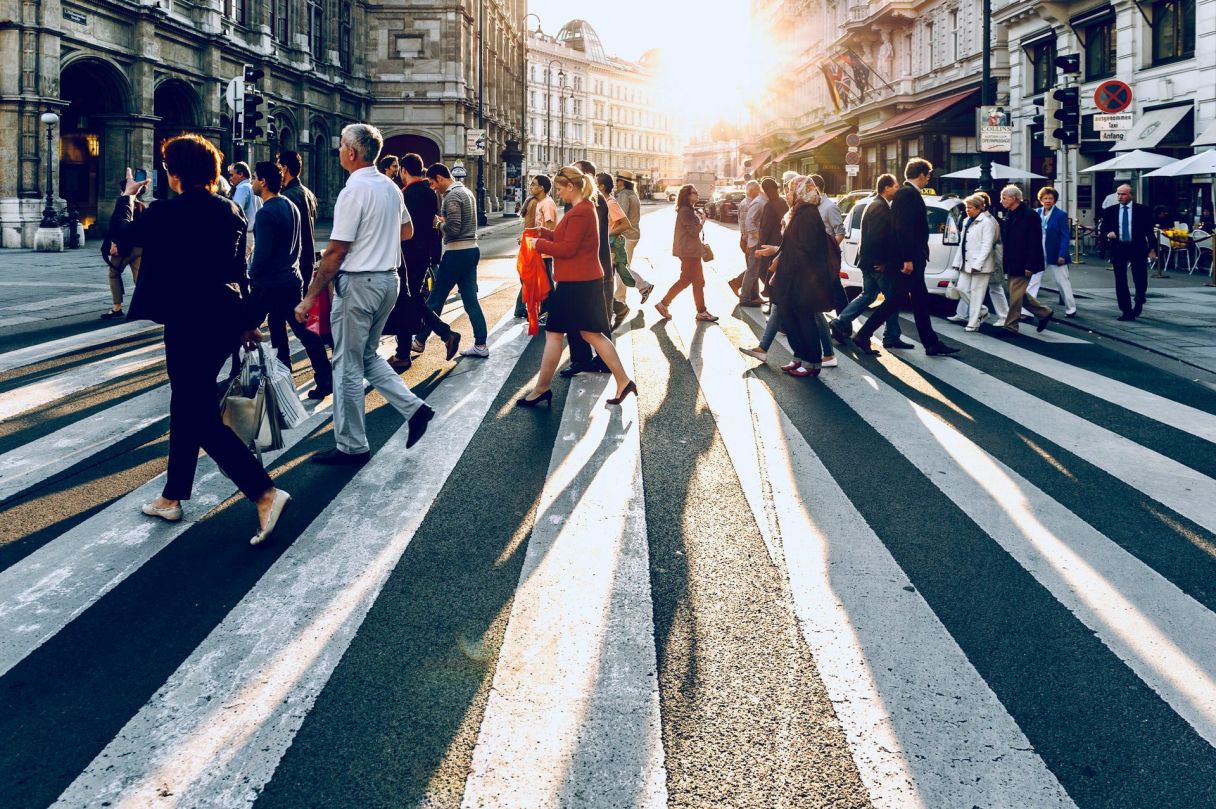 Crowd-People-Lonodn-Crossing-Photo-by-Jacek-Dylag-on-Unsplash.jpg