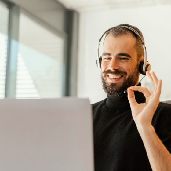 hombre-videocall-trabajo.jpg