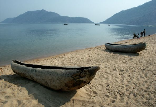 mauve-group-malawi-monoxylon-playa.jpg