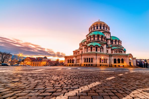 mauve-group-bulgaria-alexander-nevsky-catedral-by-chronis-yan-unsplash.jpg