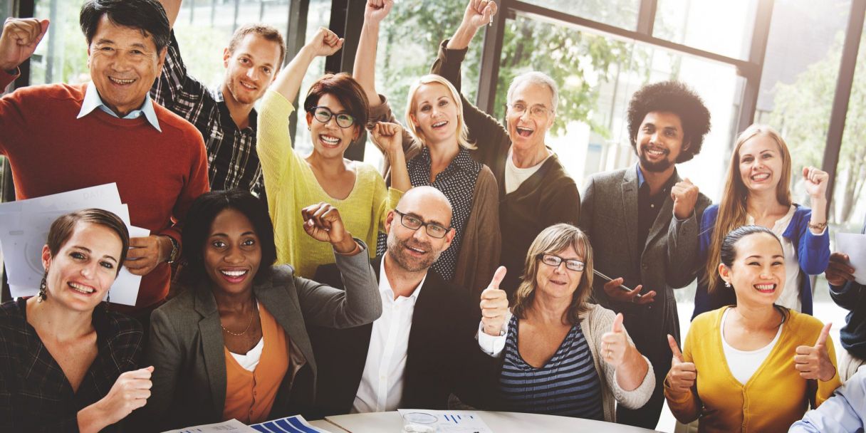 compañeros de trabajo multigeneracionales