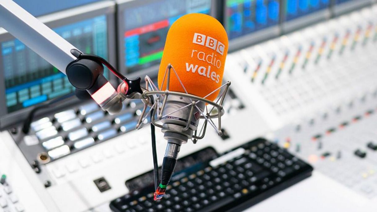 Mauve Group Presidente Ejecutivo Ann Ellis en BBC Radio Cymru